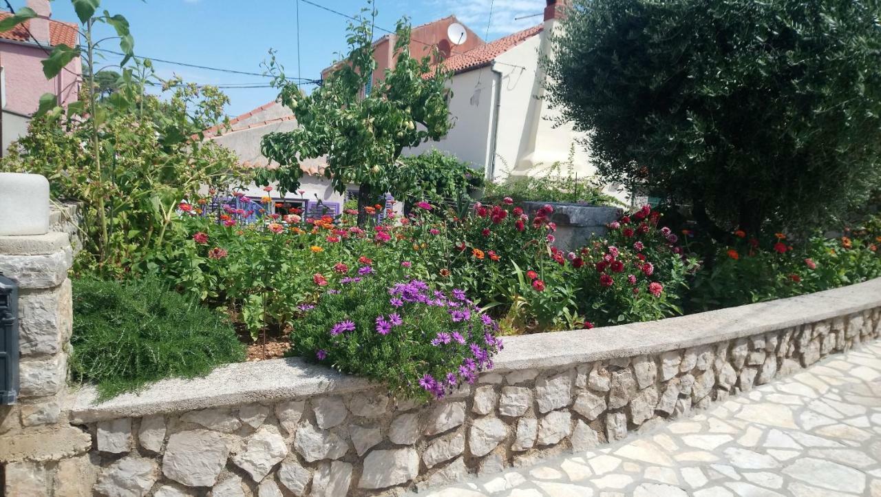 Apartmani Antonio Veli Lošinj Exterior foto